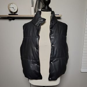 No Boundaries Women's Black Puffer Vest Size Medium
